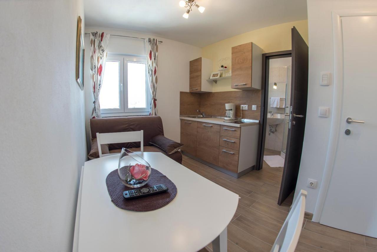 Apartments Mojeljeto Fažana Eksteriør billede